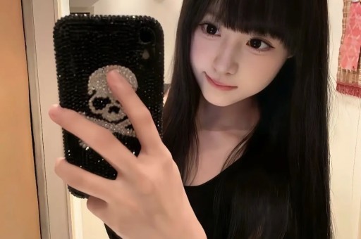 歌手张敬轩被扒出喜欢男扮女装那画面不想多看几眼辣眼睛
