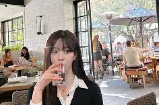 韩国“劣迹艺人”与好莱坞明星合影网友：黑历史都能洗成国际范