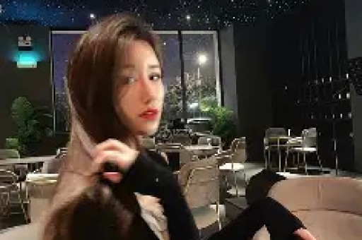 斗鱼女主播忘关摄像头私密画面流出！虚假人设彻底翻车